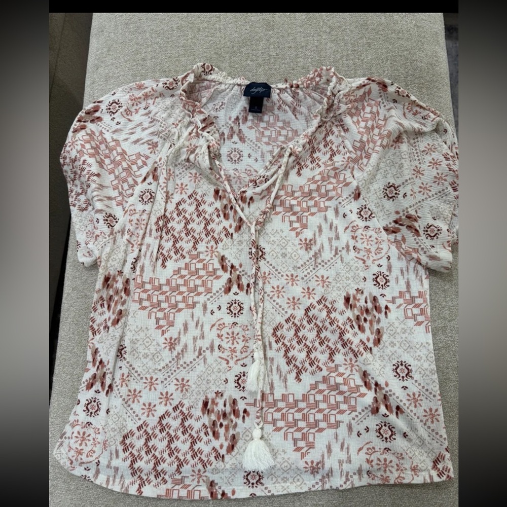 NWOT***Daytrip Women's Patterned Blouse - Cream and Brown